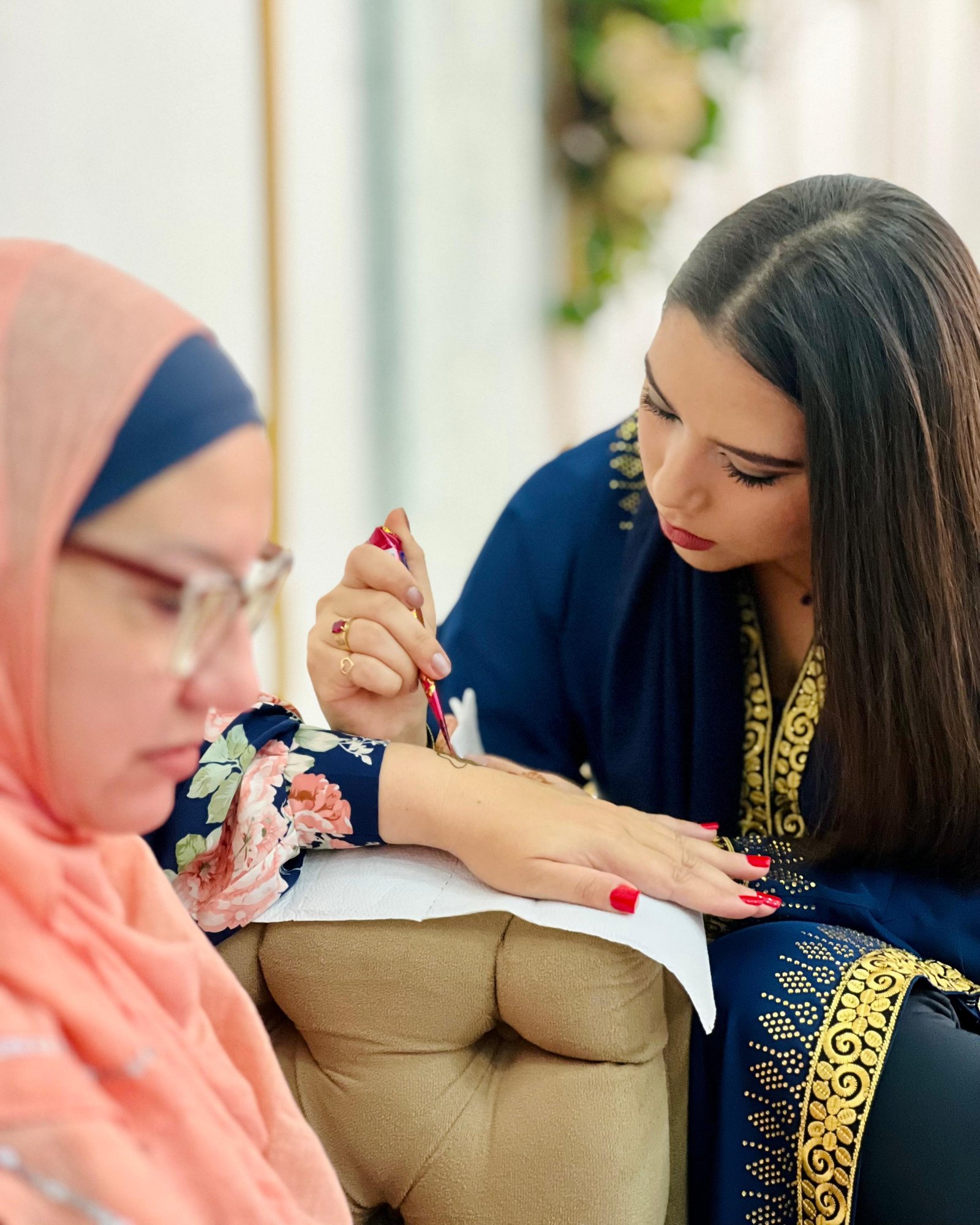 Mesquita de Foz organiza experiência cultural com a arte em henna