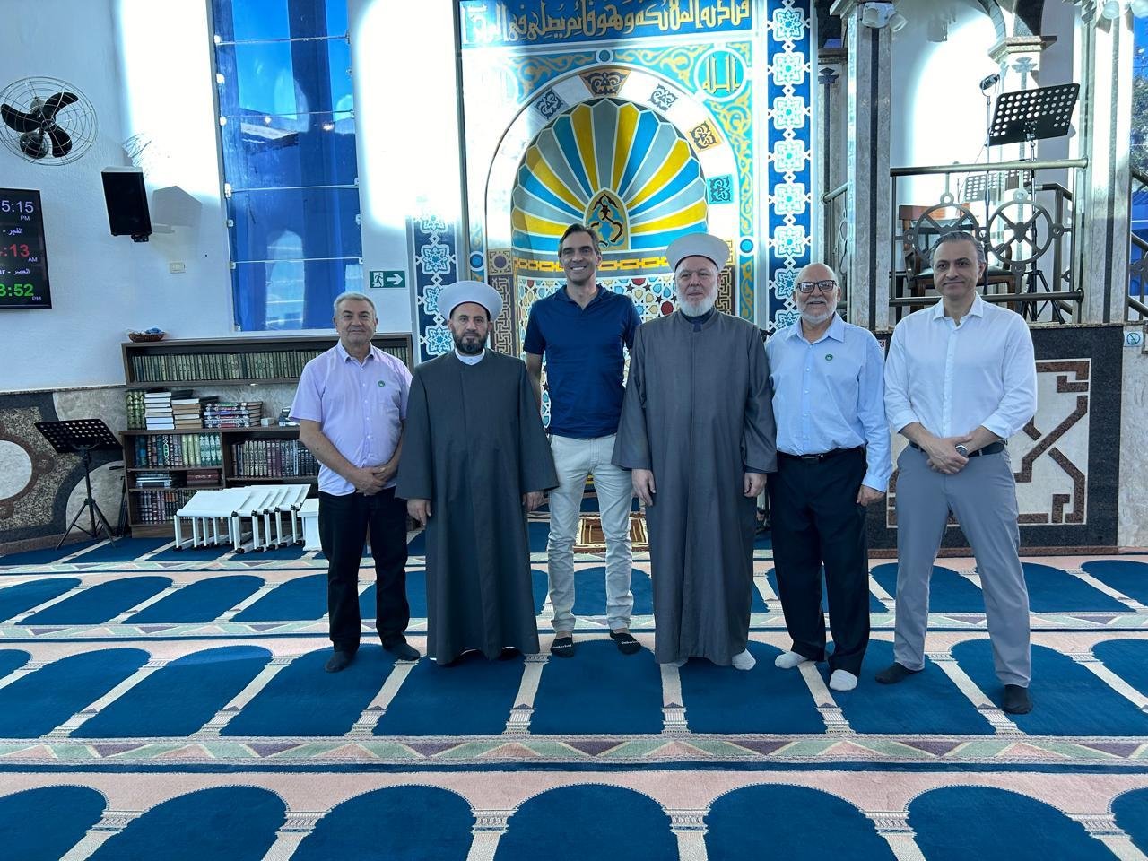 O campeão esportista Giba visita a Mesquita e fala sobre Allah
